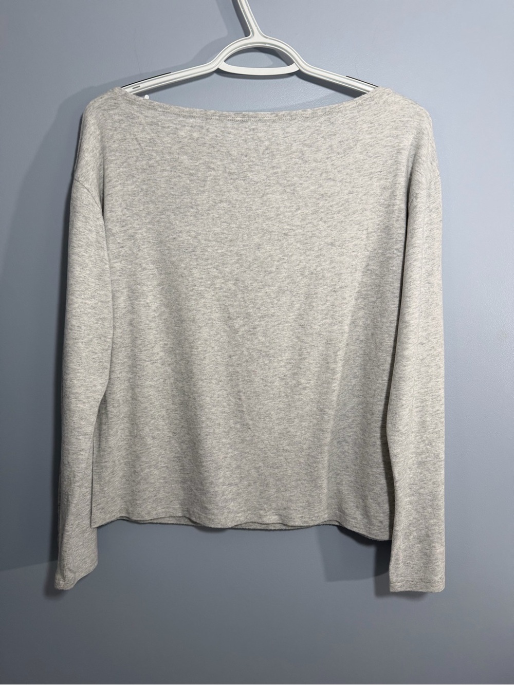 Abercrombie and Fitch Classic Long-Sleeve Boatneck Top - Light Grey SZ M - Picture 2 of 6